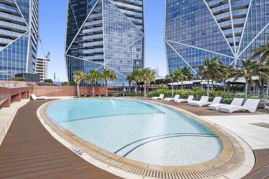 10808/36 Old Burleigh Rd, Surfers Paradise, QLD 4217