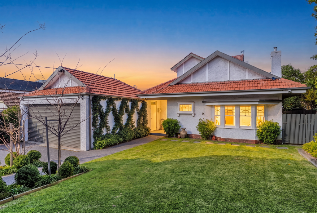18 Grandview Rd, Brighton, VIC 3186