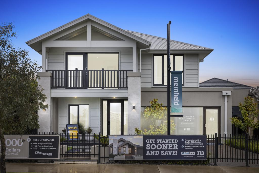 27 ROSEHILL BVD, MICKLEHAM, VIC 3064