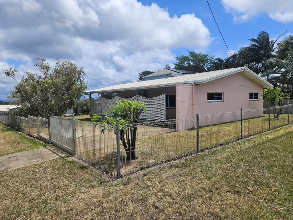 7 Hogg St, Cooktown, QLD 4895