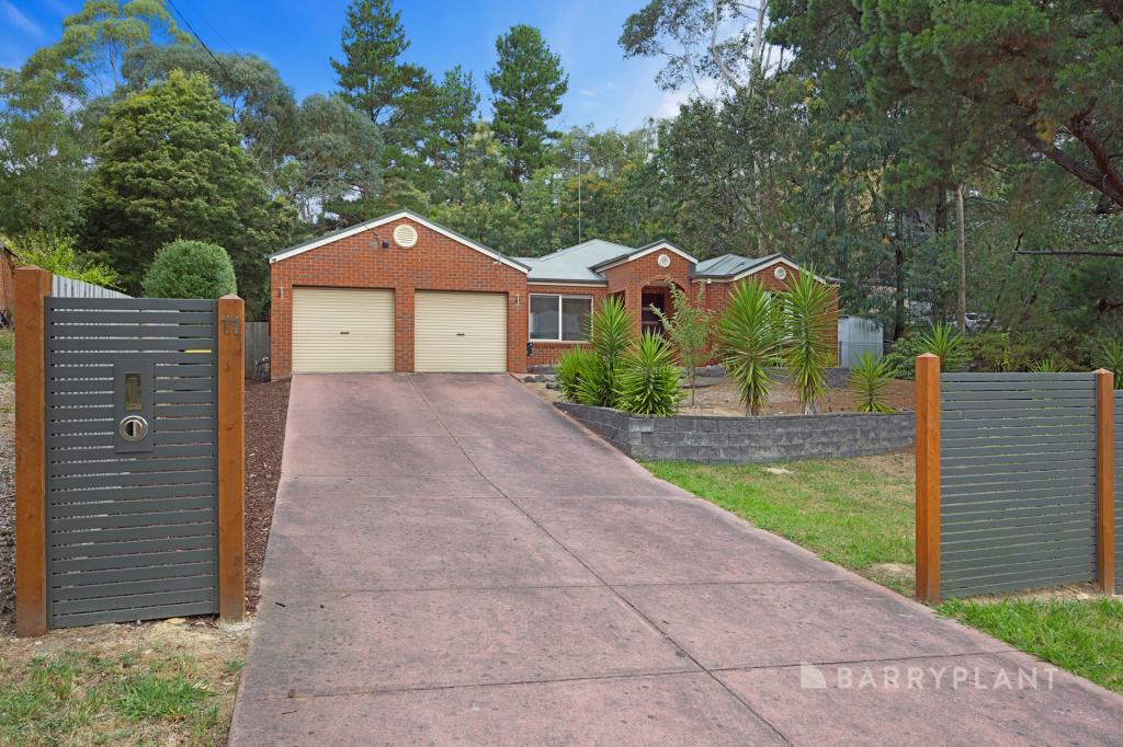 11 Darriwell Dr, Mount Helen, VIC 3350