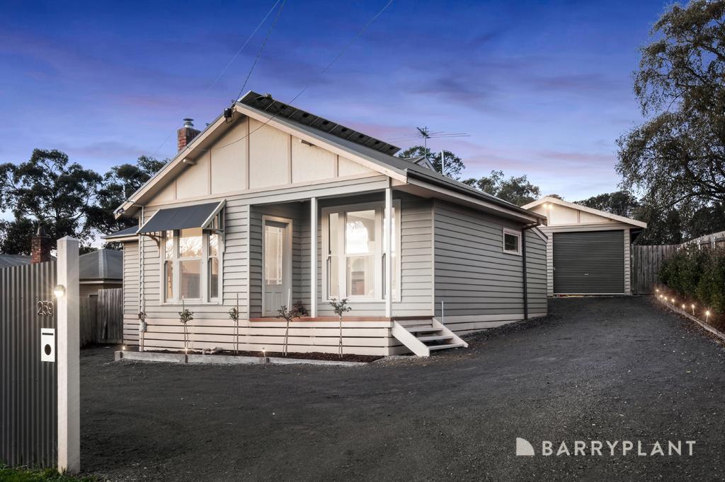 259 Warburton Hwy, Wandin North, VIC 3139