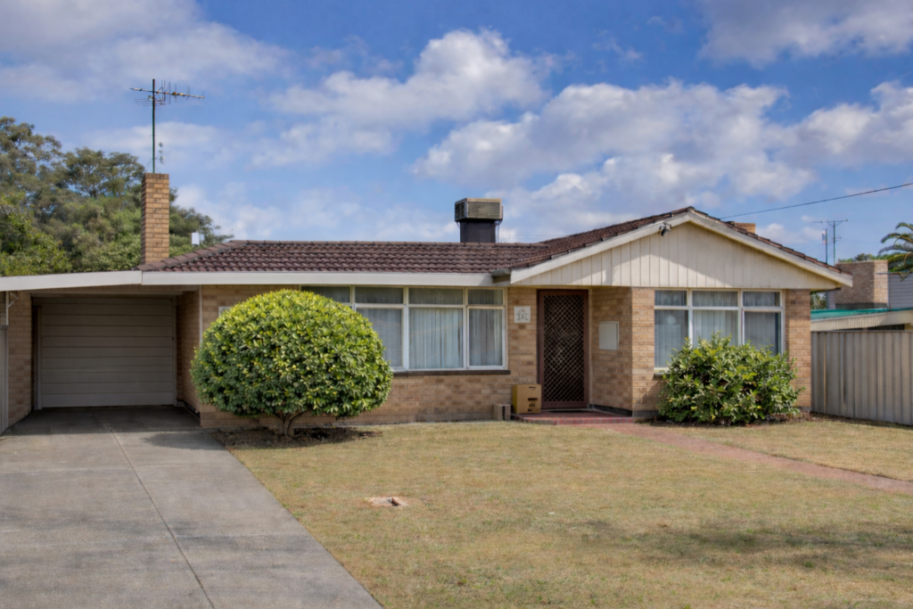 13a Bunney Rd, Kelmscott, WA 6111