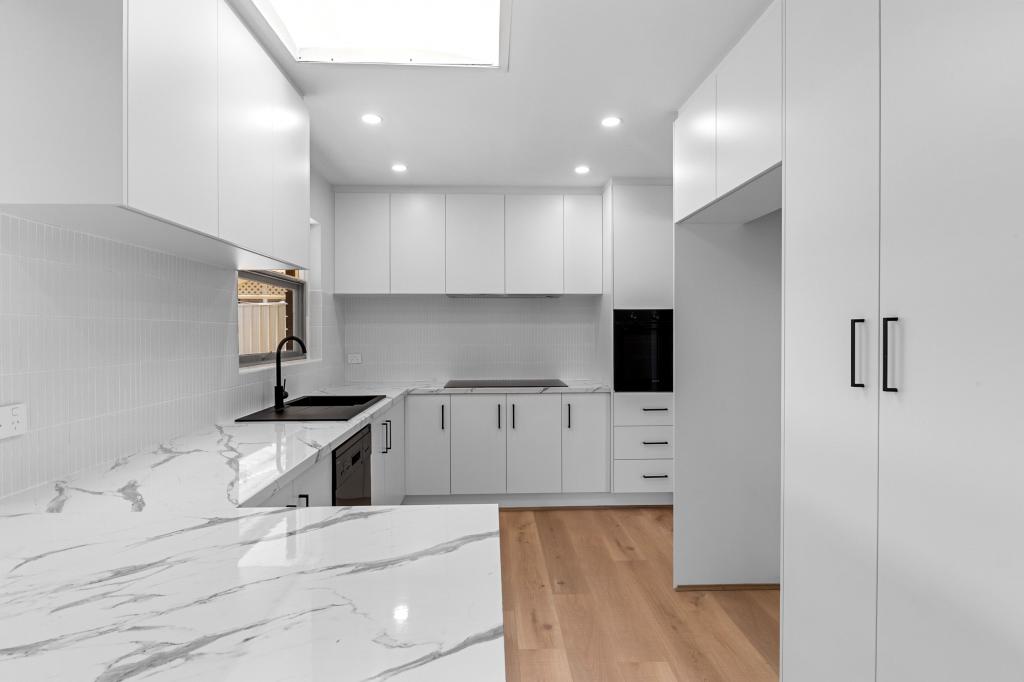 21 Woodhall Dr, Happy Valley, SA 5159