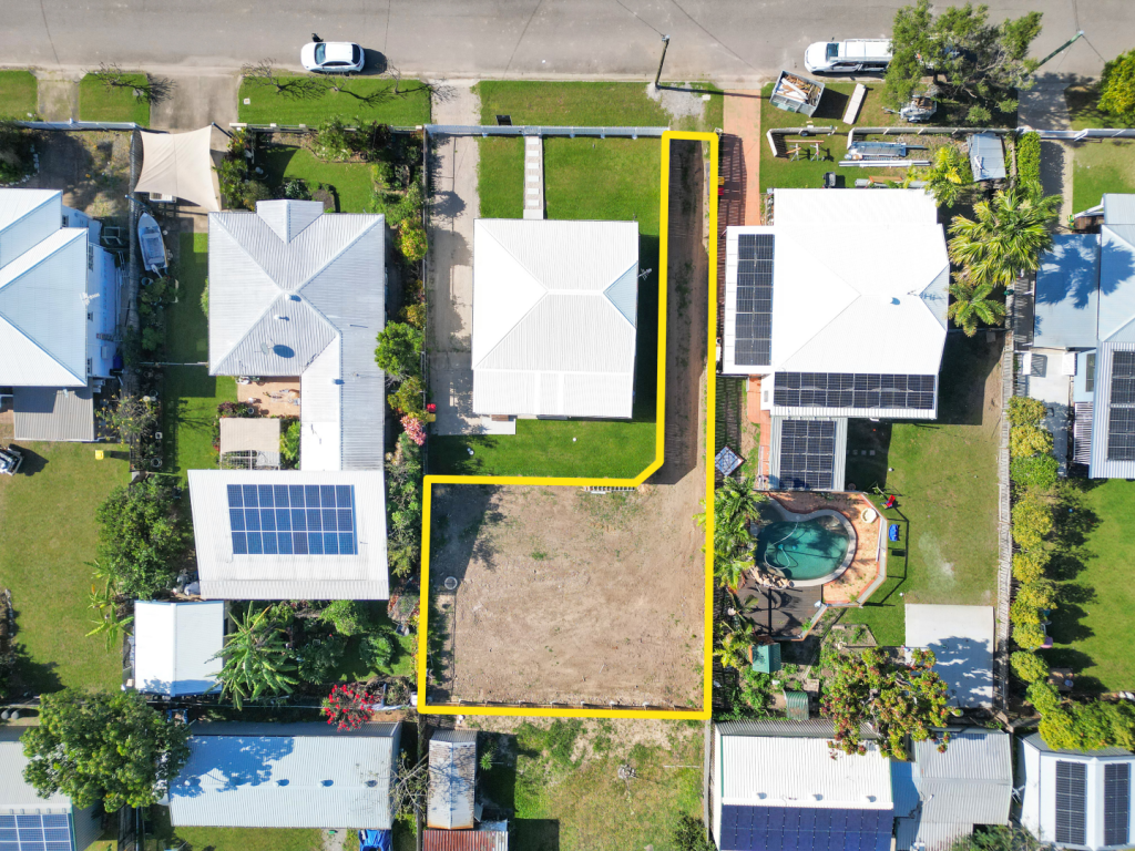 24 Sherriff St, Hermit Park, QLD 4812