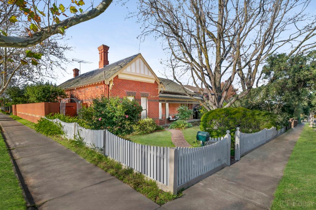 46 HOPETOUN AVE, CANTERBURY, VIC 3126