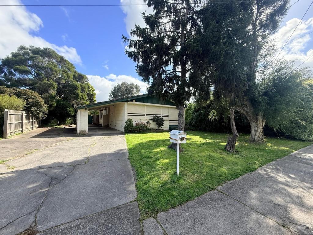 3 Charles St, Pakenham, VIC 3810
