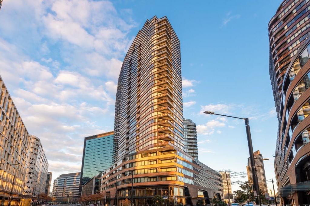 1403s/883 Collins St, Docklands, VIC 3008