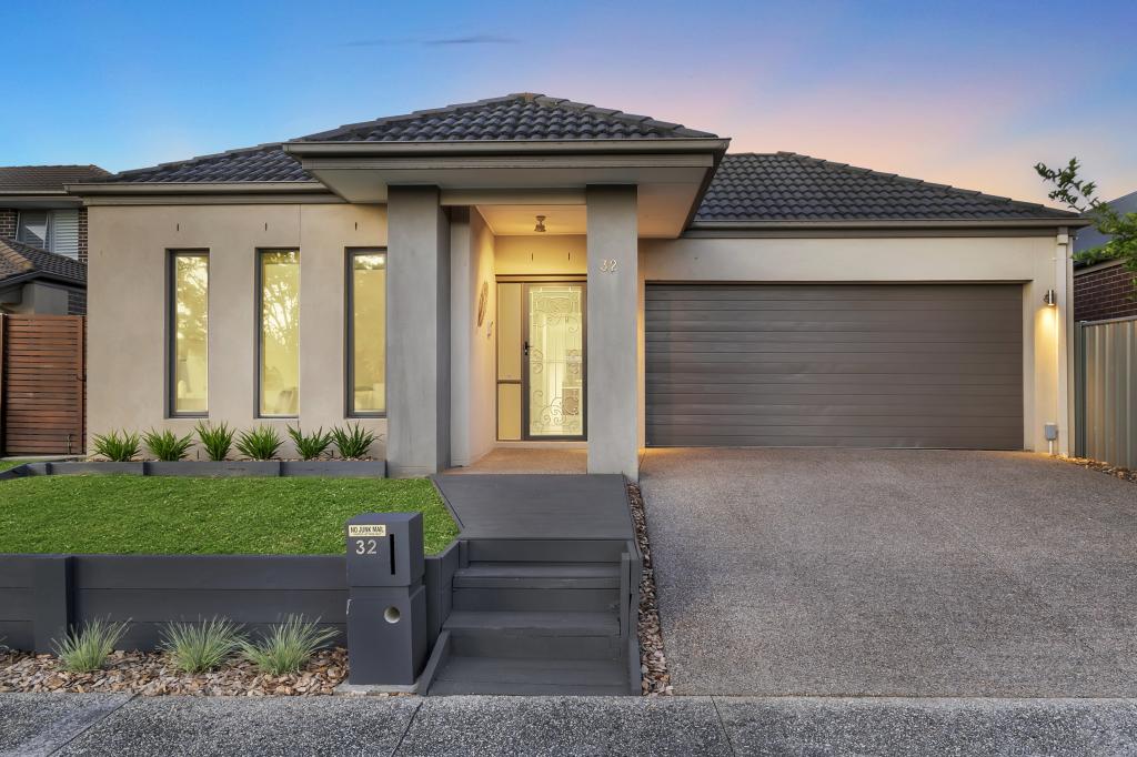 32 Cormorant Pde, Pakenham, VIC 3810