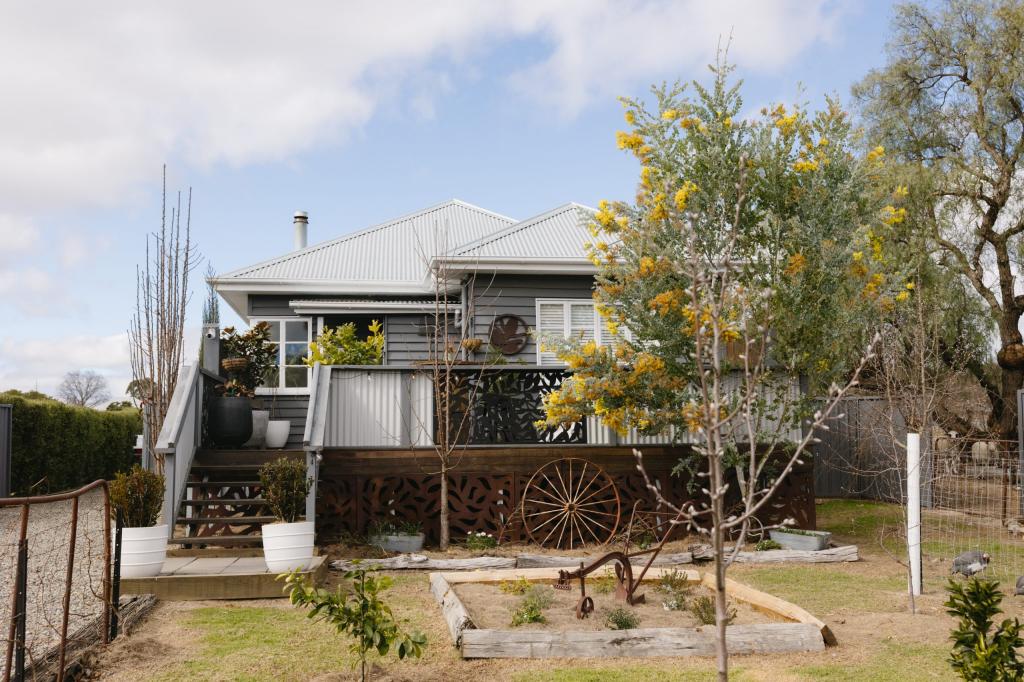 90 Bulwer St, Tenterfield, NSW 2372