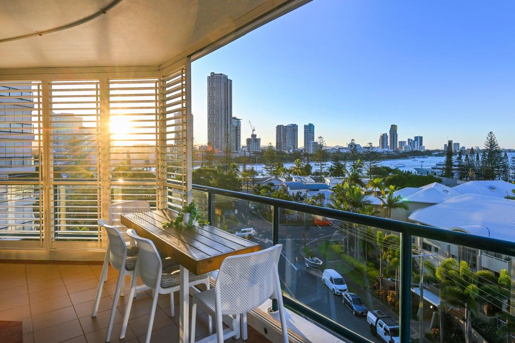 21/22 Montgomery Ave, Main Beach, QLD 4217