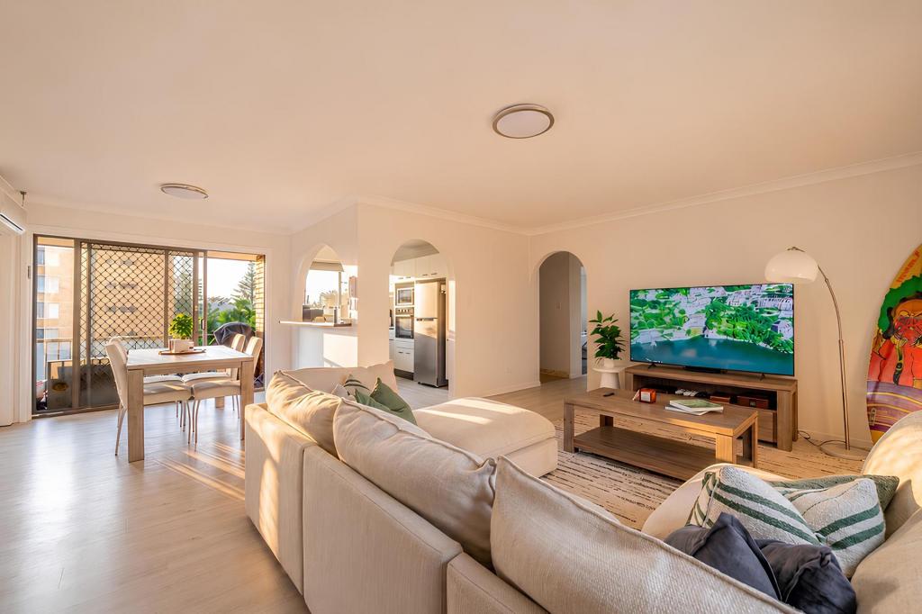 8/10 ELIZABETH AVE, BROADBEACH, QLD 4218