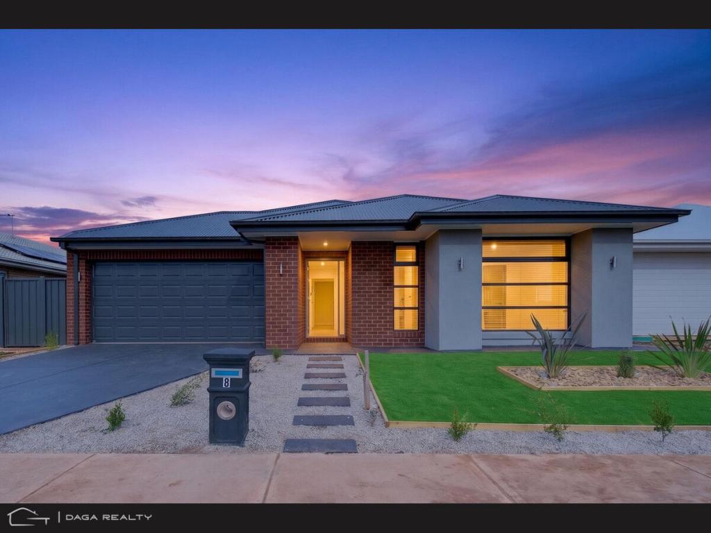 8 CALLISTEMON AVE, YARRAWONGA, VIC 3730
