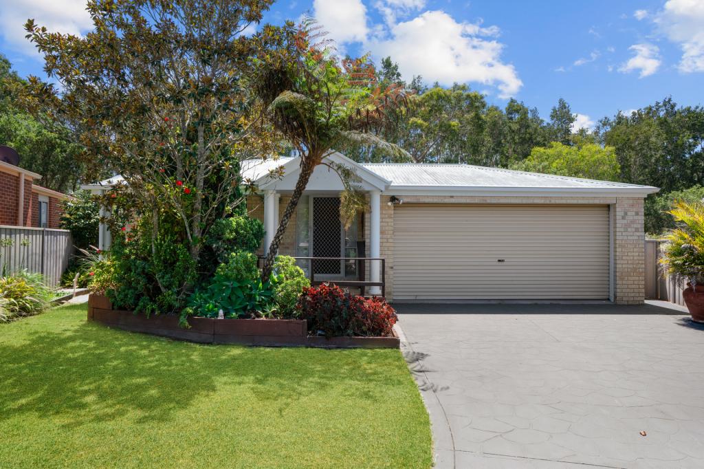 13 Woodbridge Cres, Lake Munmorah, NSW 2259