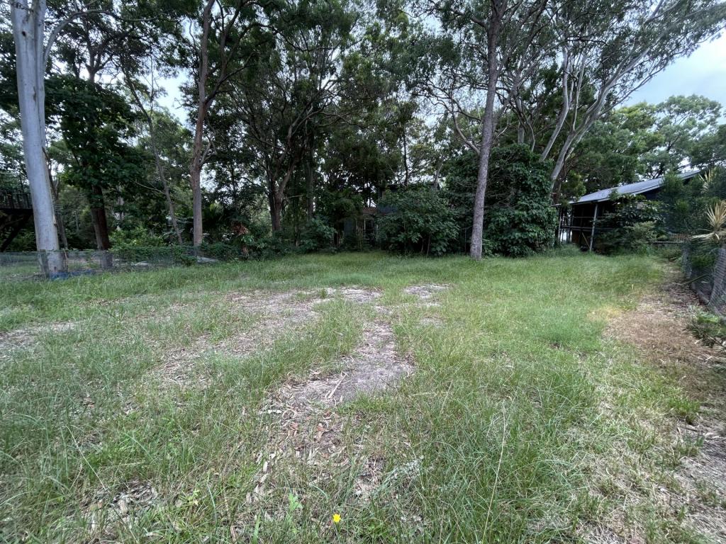 15 Ore St, Macleay Island, QLD 4184