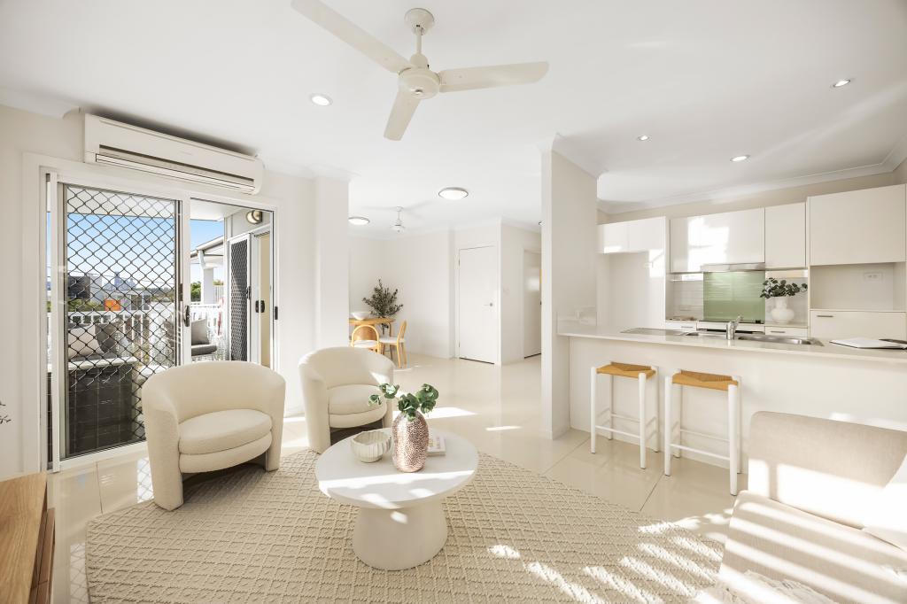 8/12 LAKE ST, YERONGA, QLD 4104