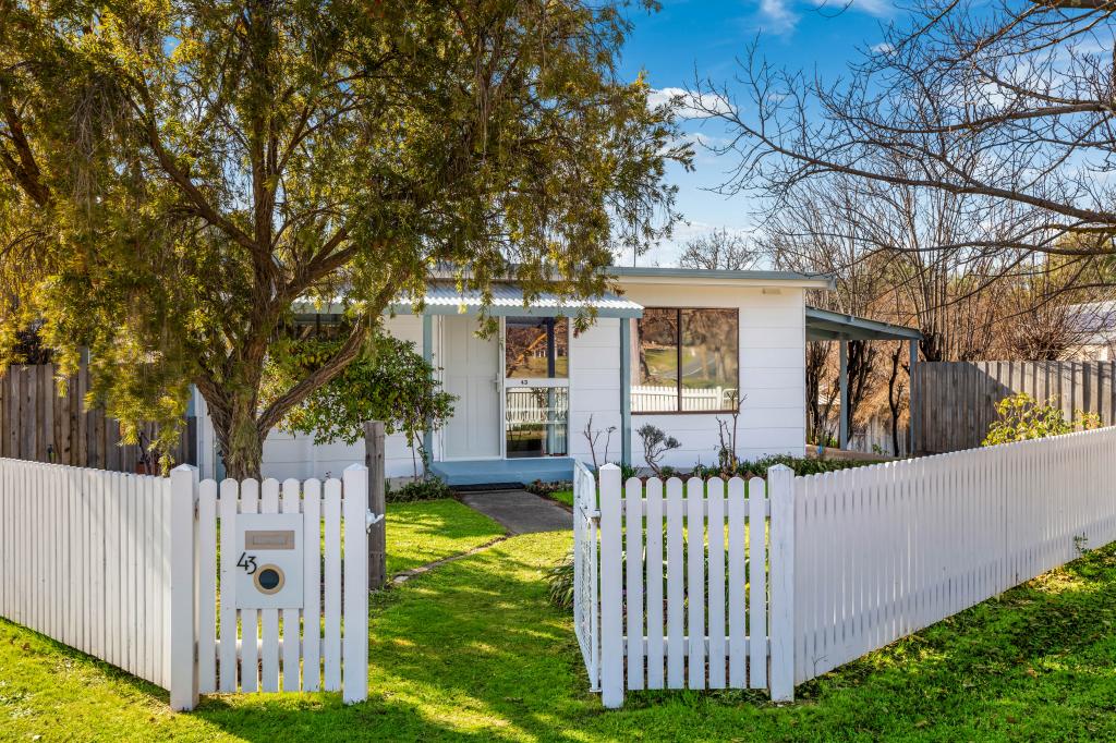 43 Greenhill Ave, Castlemaine, VIC 3450