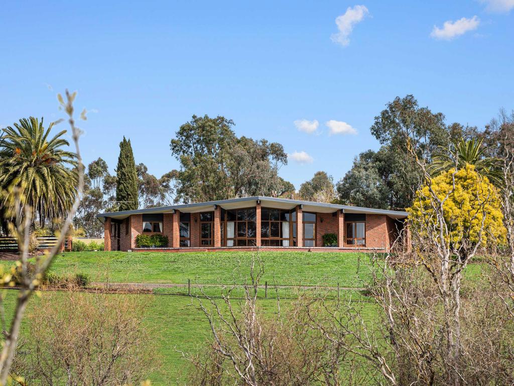 27-37 DIGBY RD, HAMILTON, VIC 3300
