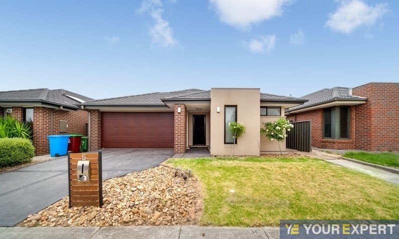 5 Cowes Cl, Cranbourne North, VIC 3977