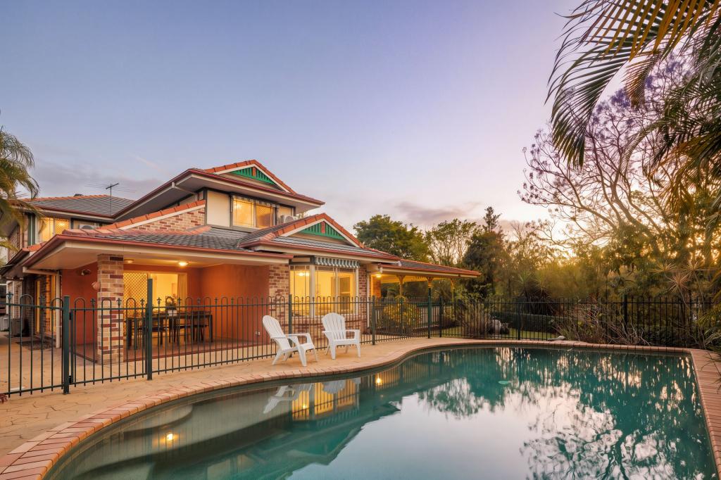 2 Preston Pl, Brookfield, QLD 4069