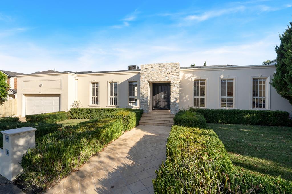 8 Kirkwell Ct, Greenvale, VIC 3059