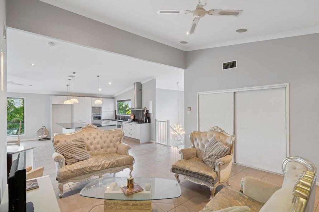 8 Maloney Cres, Maudsland, QLD 4210