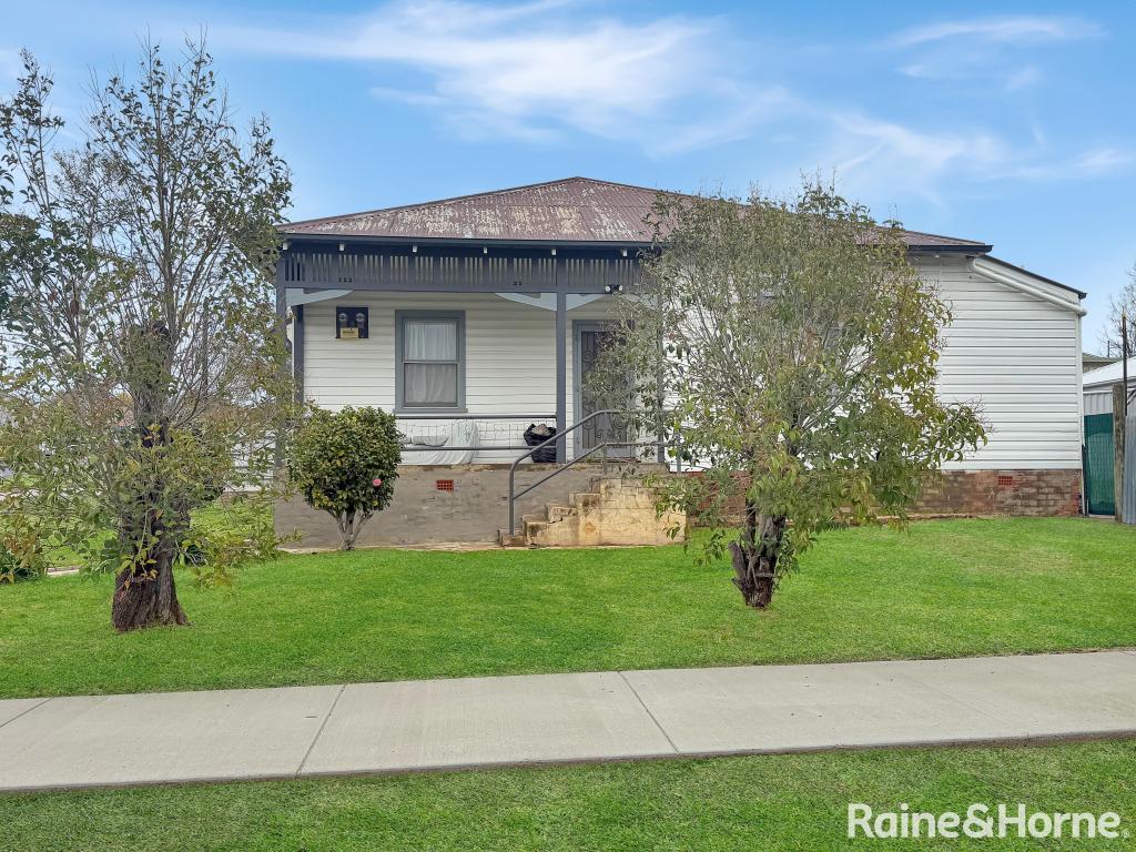 61 Thornhill St, Young, NSW 2594
