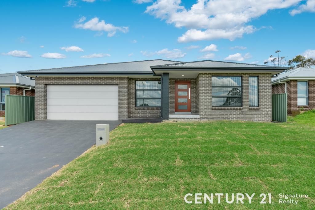32 Adele Cl, Nowra, NSW 2541