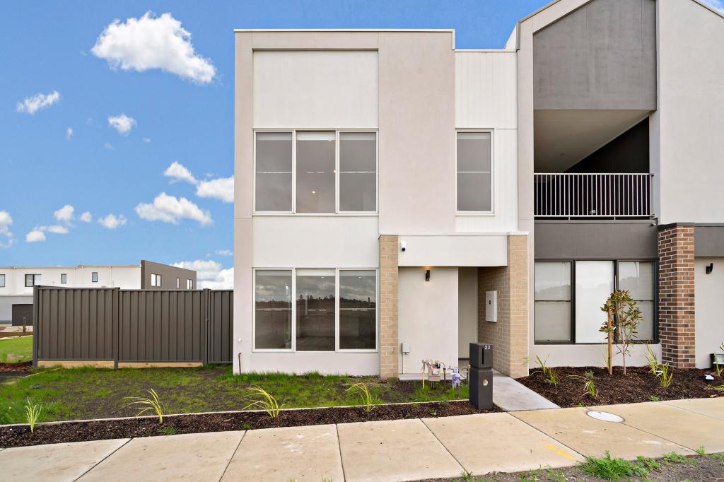 23 CORONATION WALK, KALKALLO, VIC 3064