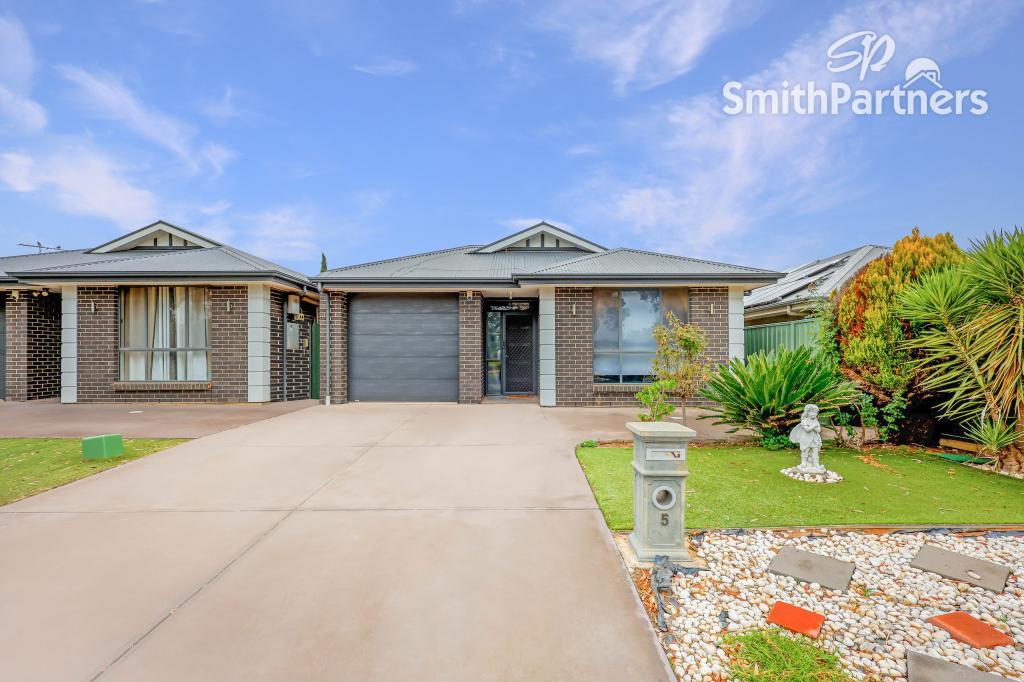 5 Red Gum Ct, Parafield Gardens, SA 5107