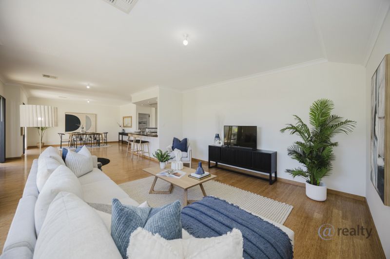 39 St Joseph Fawy, Success, WA 6164