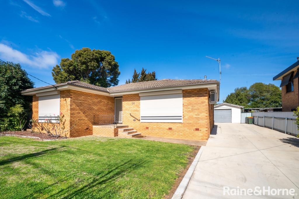 14 Temerloh Ave, Tolland, NSW 2650