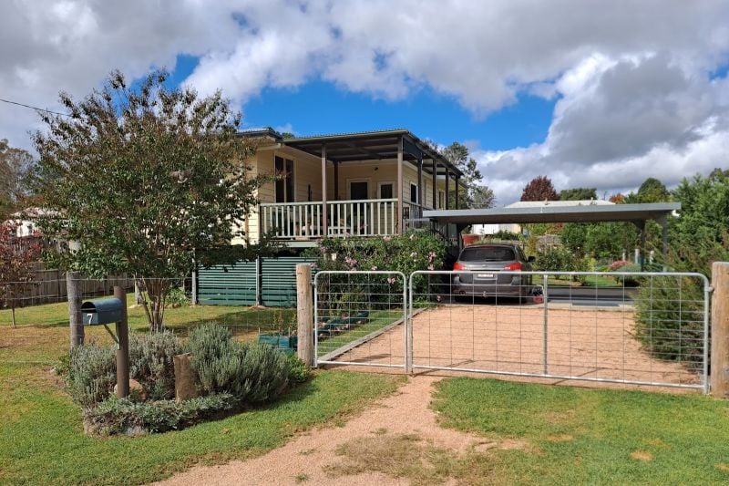 7 Eames St, Crows Nest, QLD 4355