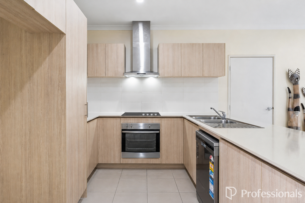 15b Sussex Rd, Forrestfield, WA 6058
