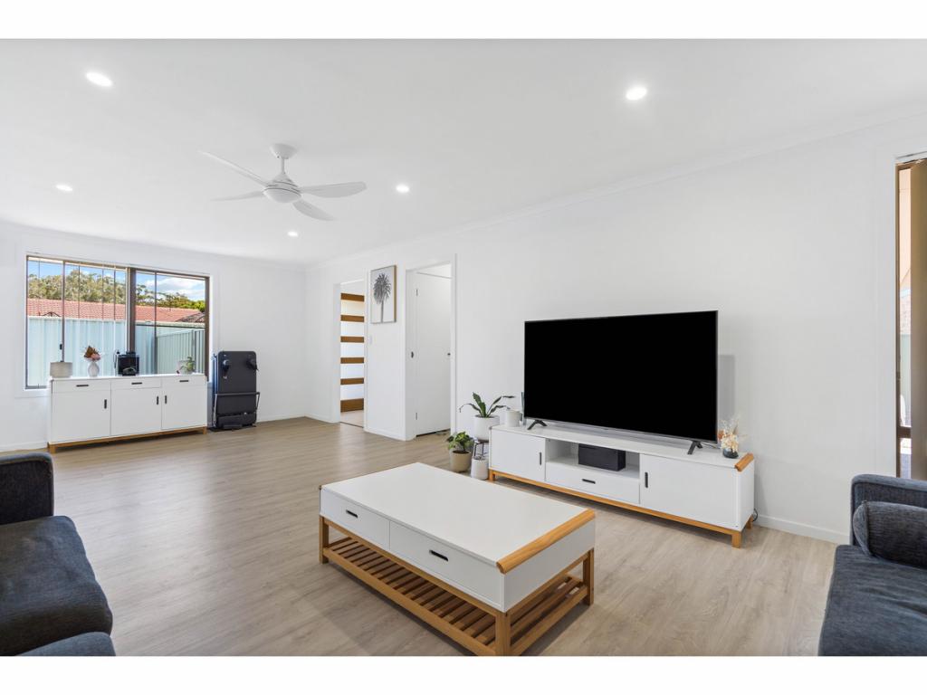 1/32 HIND AVE, FORSTER, NSW 2428