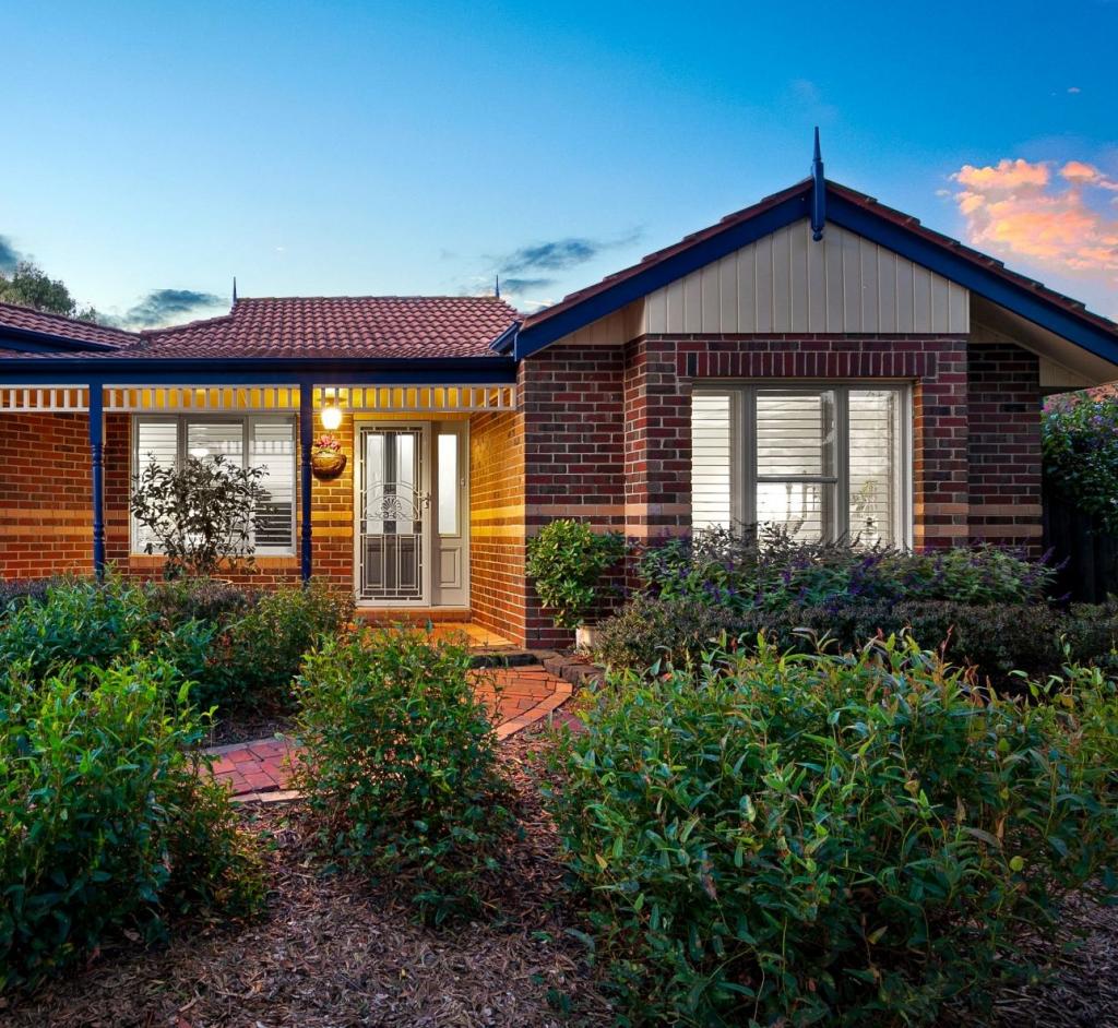 10 Magdalena Pl, Berwick, VIC 3806