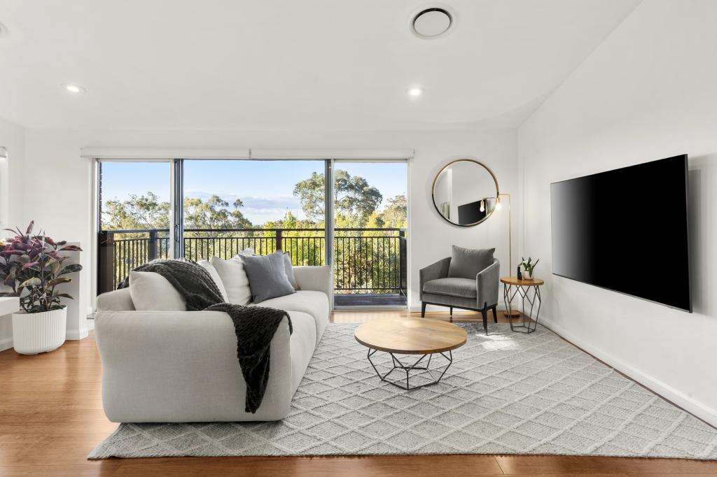 33 Bradman Rd, Menai, NSW 2234