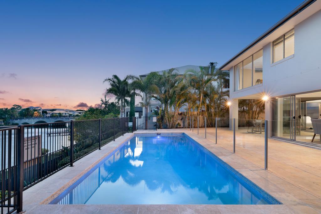 5050 Emerald Island Dr, Carrara, QLD 4211