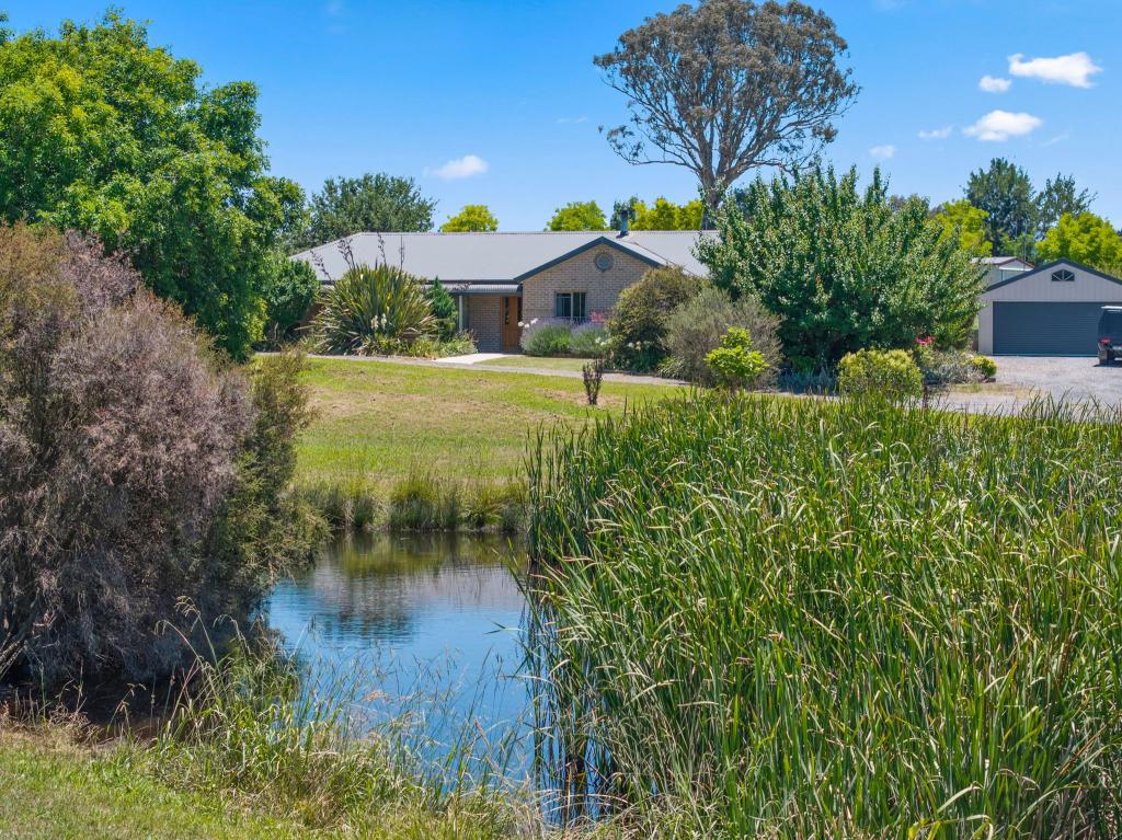 1 DORSET DR, MURRUMBATEMAN, NSW 2582