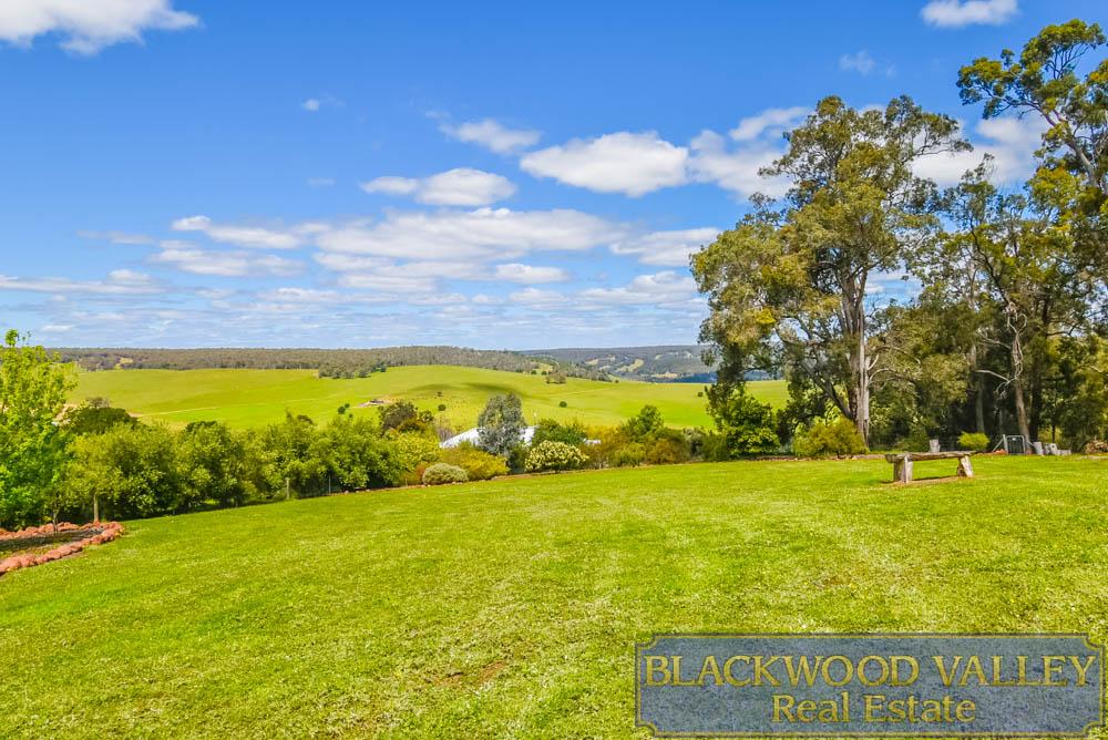 30 ROBINIA WAY, BRIDGETOWN, WA 6255