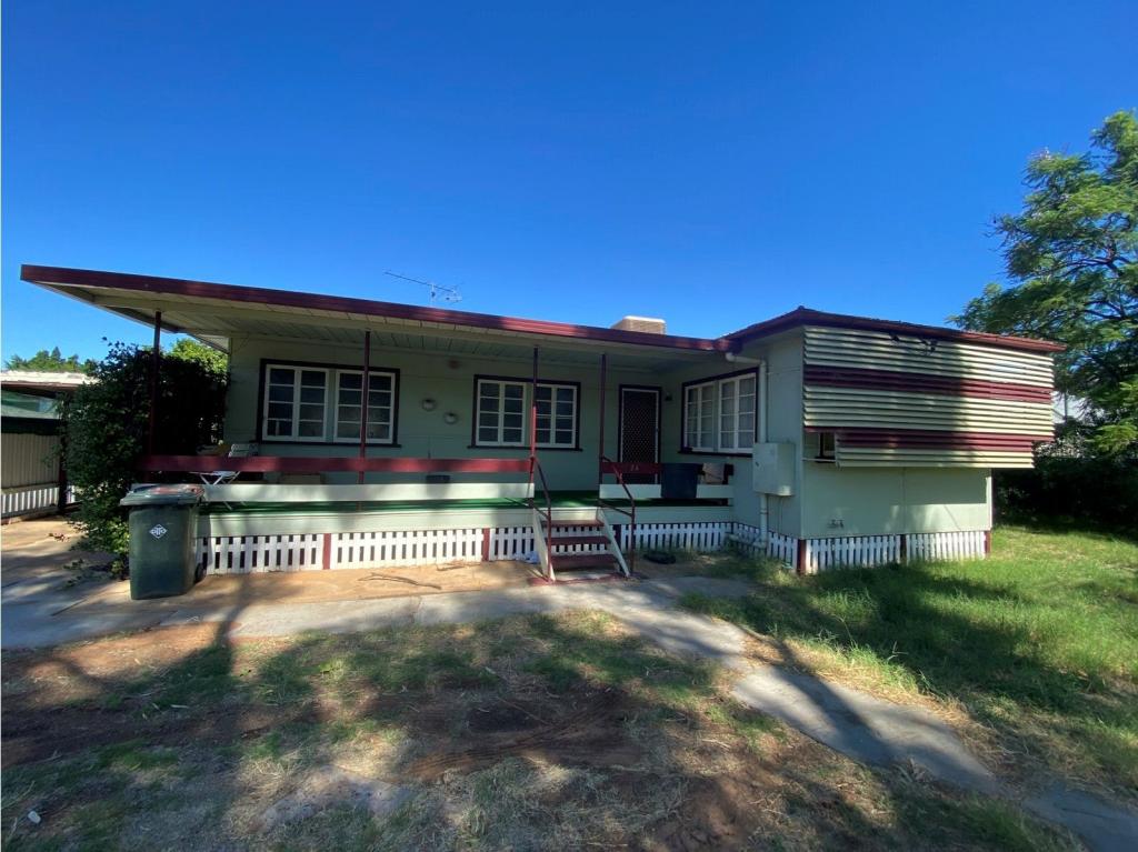 24 Deverell St, Charleville, QLD 4470