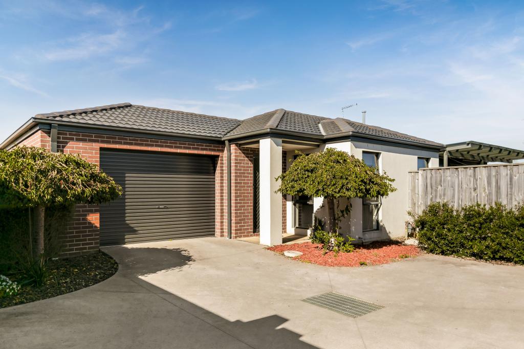6/4 NORMAN RD, DROUIN, VIC 3818