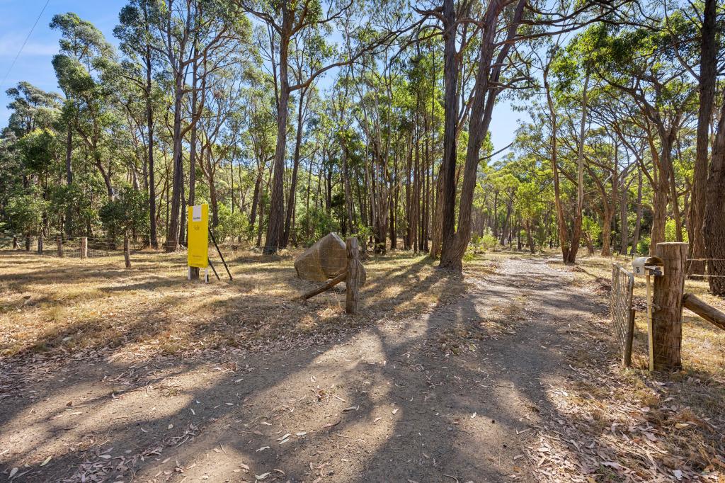 75 FEENEYS LANE, BENLOCH, VIC 3435