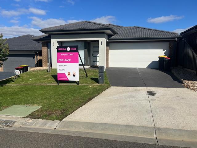 15 Groundberry Ave, Wallan, VIC 3756