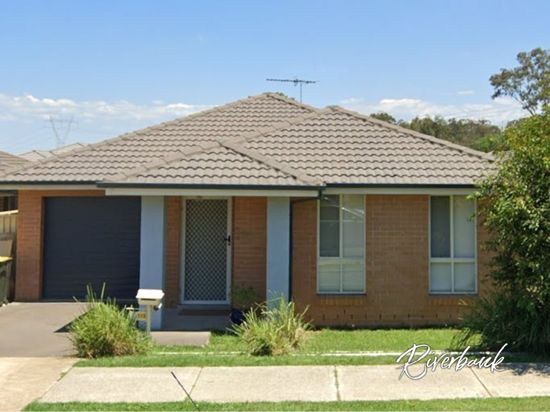 113 Flynn Ave, Middleton Grange, NSW 2171