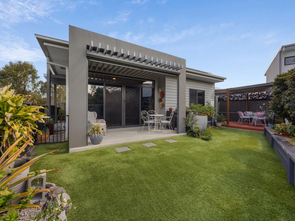 8 Tuckeroo St, Ripley, QLD 4306
