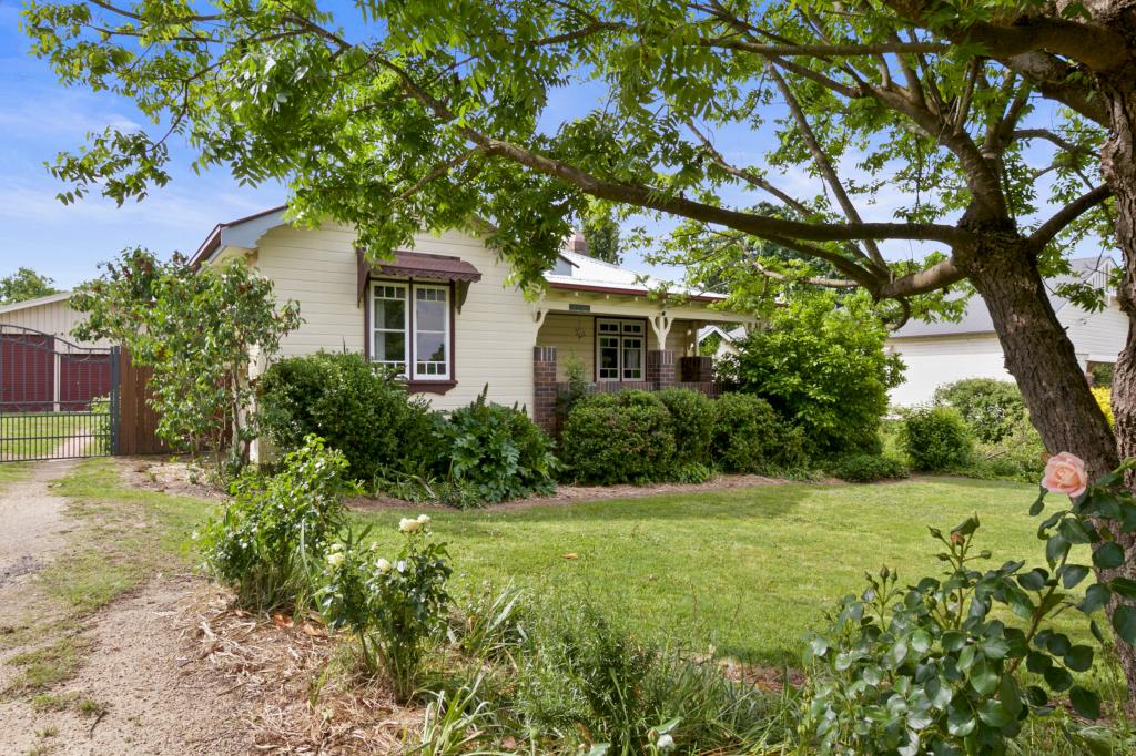 27 Queen St, Uralla, NSW 2358