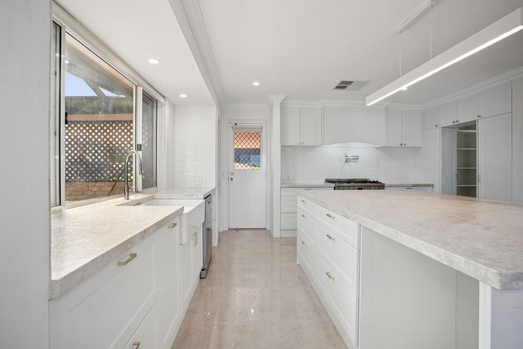 332 Summerlakes Pde, Ballajura, WA 6066