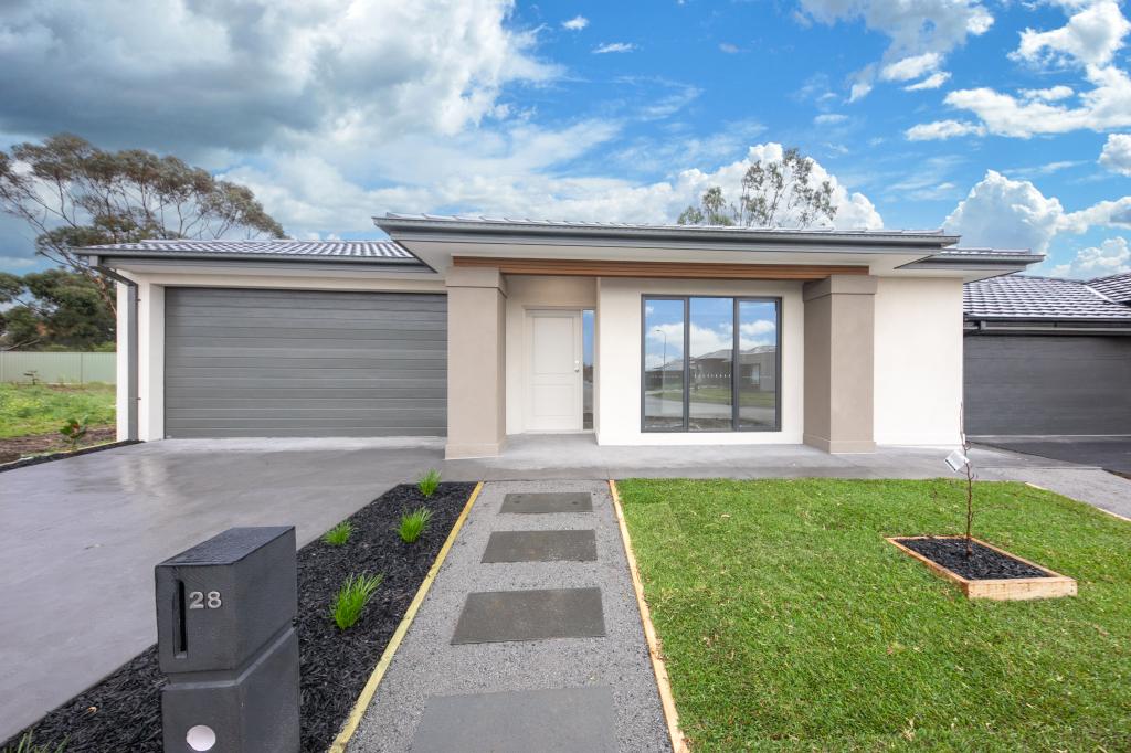 28 Runnel St, Sunbury, VIC 3429