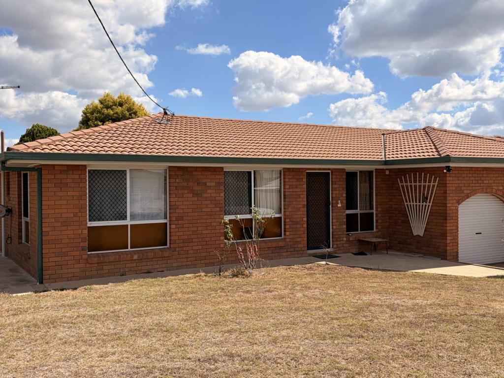 2/2 Hawthorne St, Warwick, QLD 4370